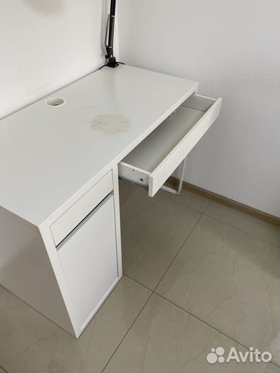 Компьютерный стол IKEA белый