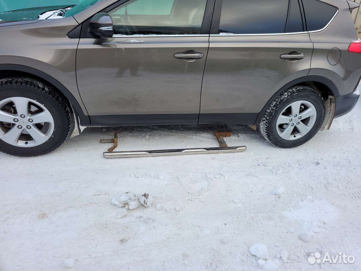 Защита порогов toyota раф 4