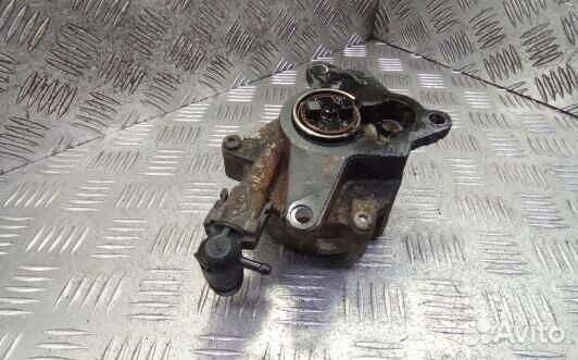 Насос вакуумный opel vivaro (BLV42KX01)