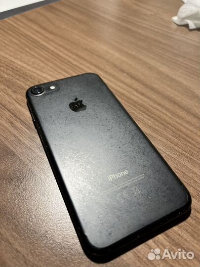Телефон iPhone 7
