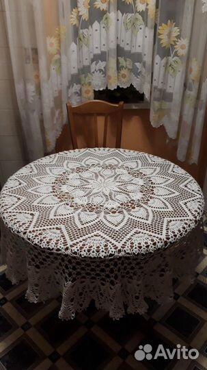 Красивая ажурная скатерть вязаная крючком