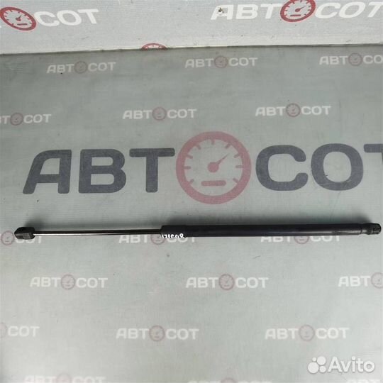 Амортизатор капота VW Touareg 7L 20032010