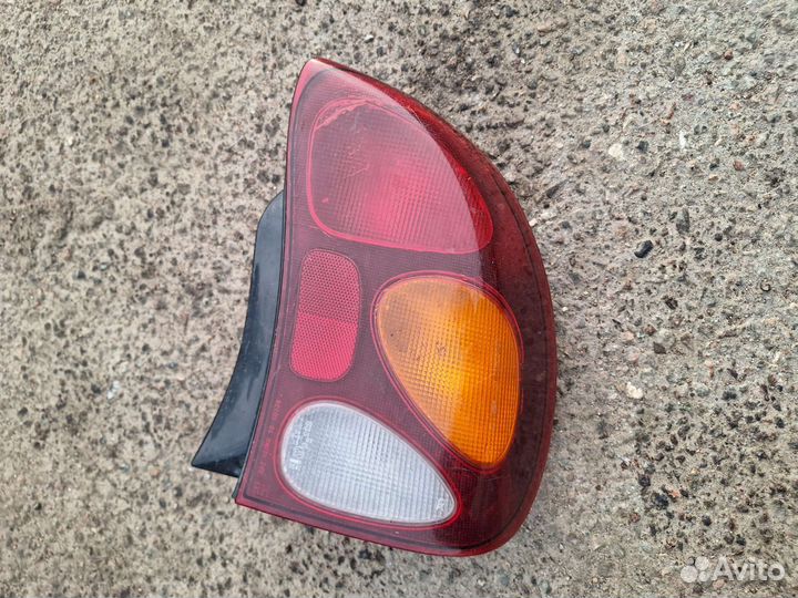 Задний правый фонарь chevrolet lanos