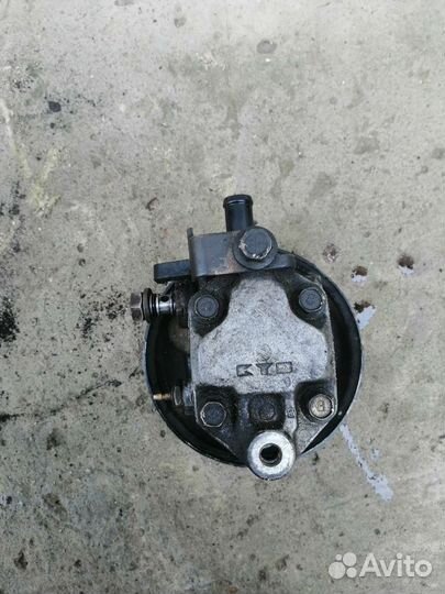 Насос гур Митсубиси каризма