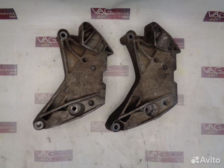 Кронштейн двигателя правый VAG VW 1.8 2.0 CDA