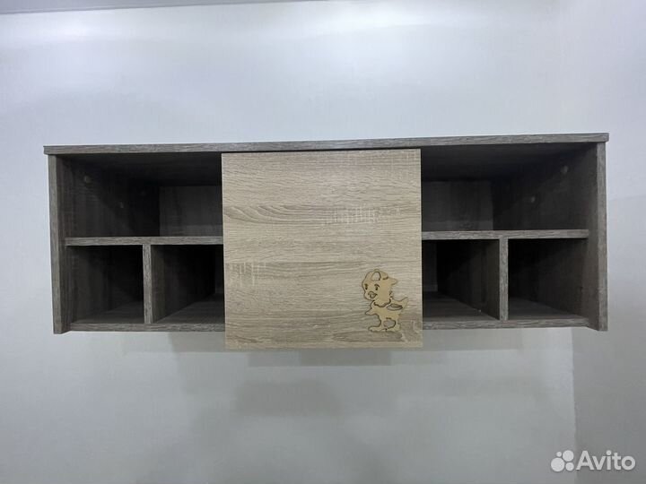 Письменный стол с полкой