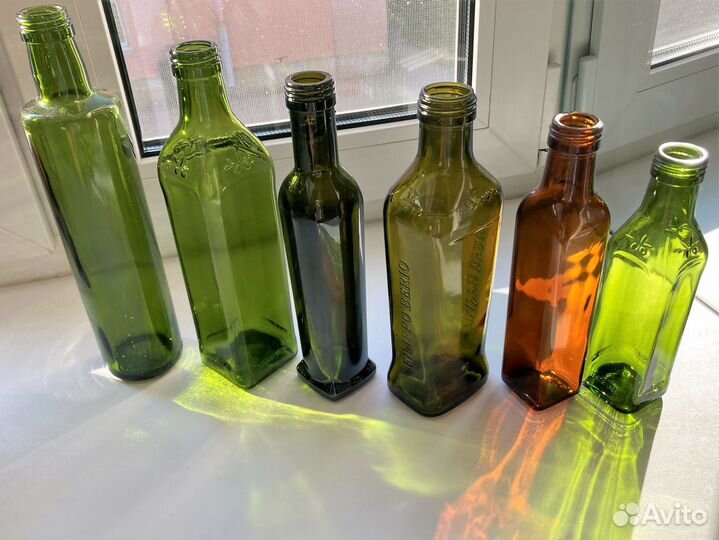 Бутылки цветного стекла
