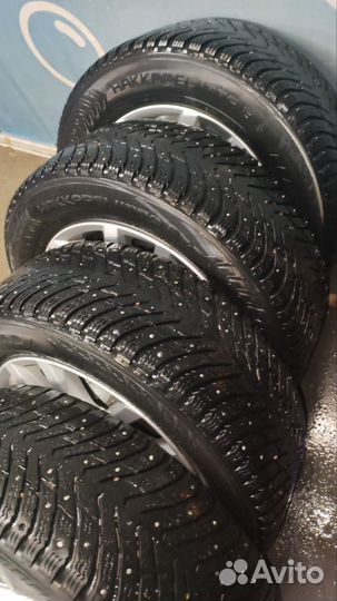 Nokian Tyres Hakkapeliitta 8 215/60 R16 99