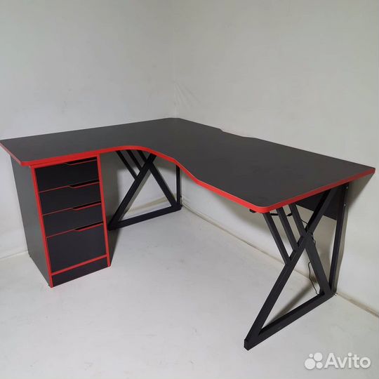 Угловой компьютерный стол, с тумбой