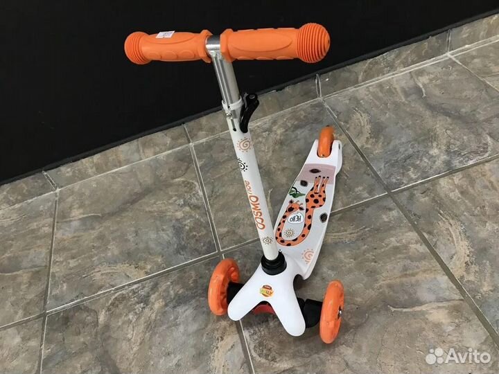 Самокат трехколесный