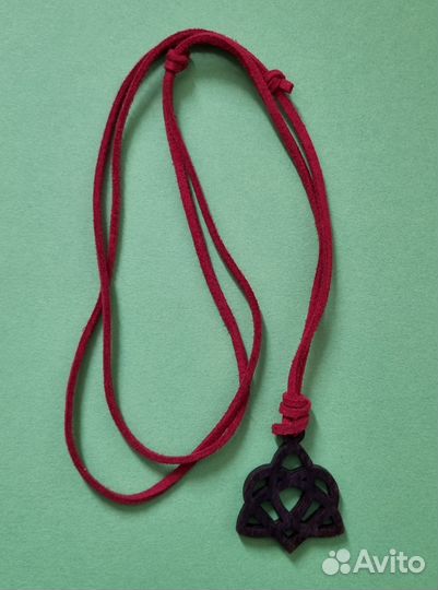 Кельтский узел оберег на шею из дерева