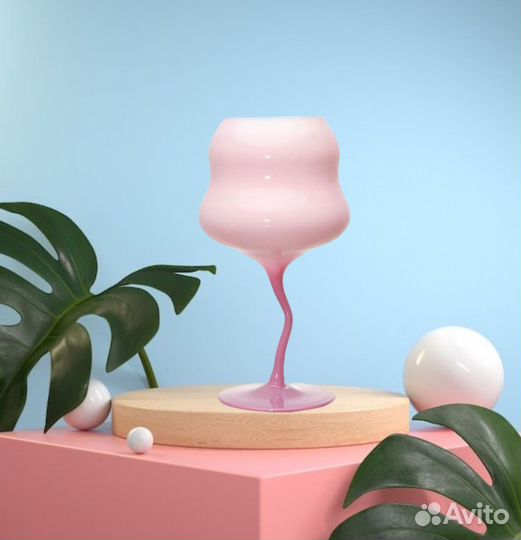 Акриловые бокалы на кривой ножке