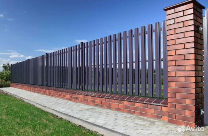 Забор из евроштакетника ,ворота качественно