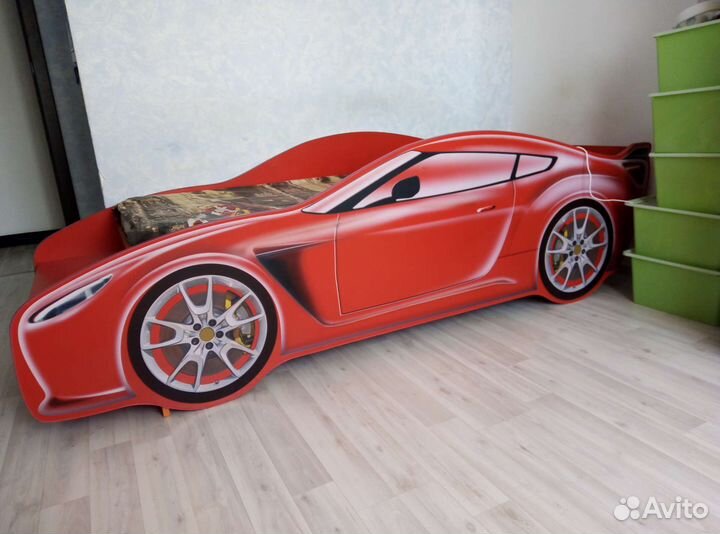 Детская кровать-машина