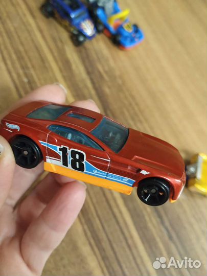 Машинки hot wheels оригинал