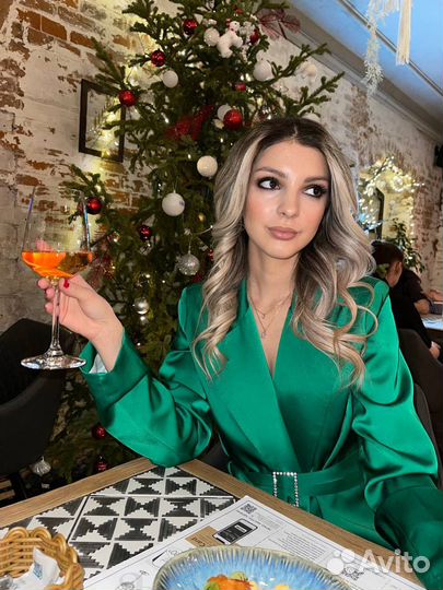 Атласное платье