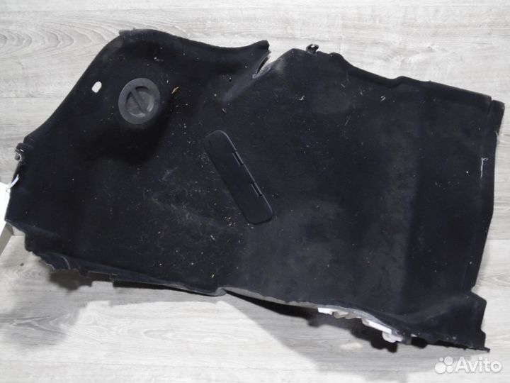 Обшивка багажника левая Лексус GS