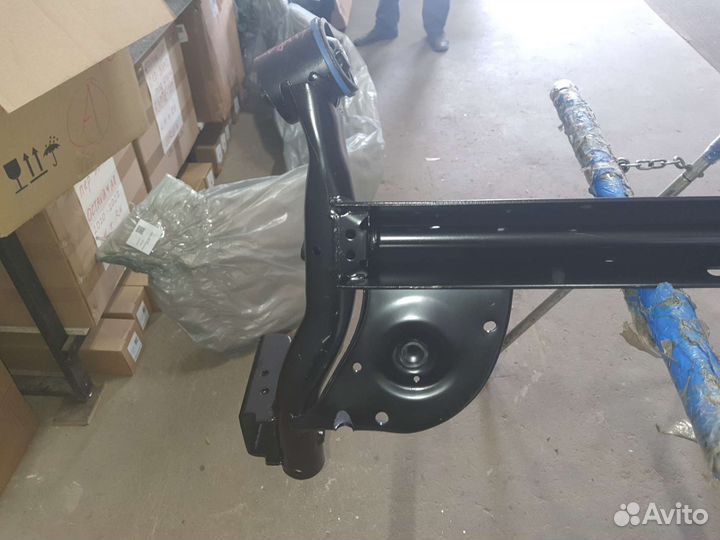 Балка задняя Logan 04- 555114695R