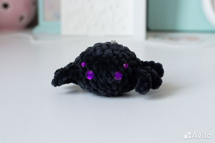 Брелок для ключей Паук черный вязаный 9см