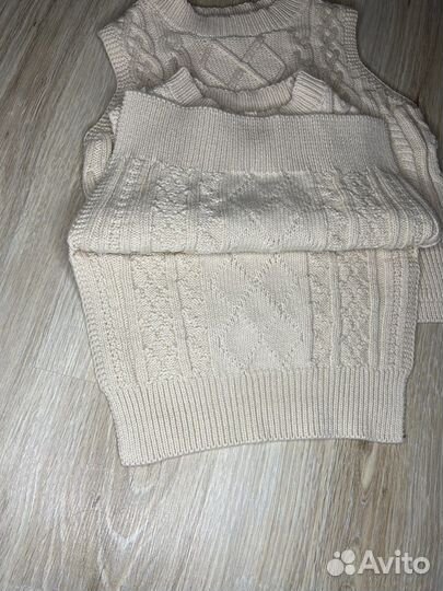Жилетка детская вязаная
