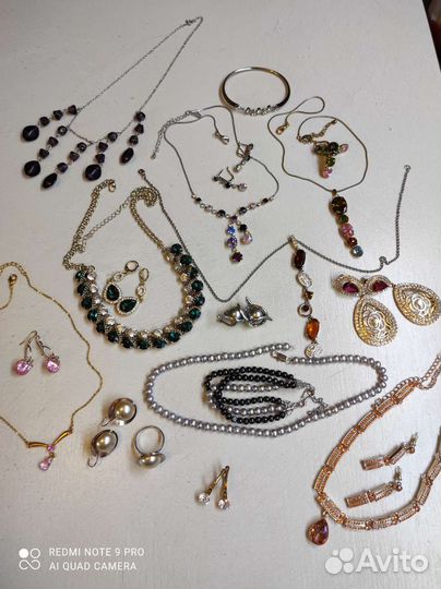 Бижутерия. Часы и украшения