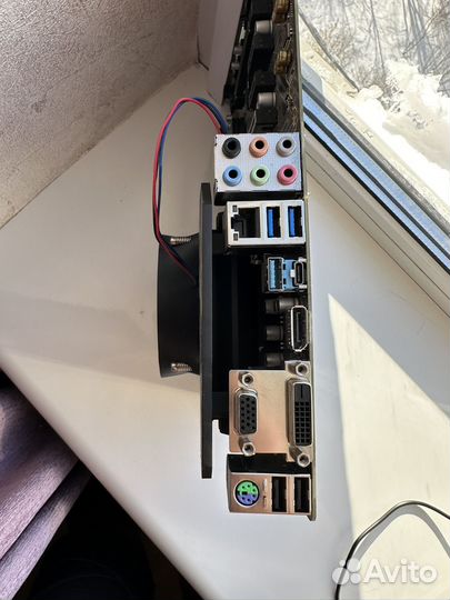 Материнская плата