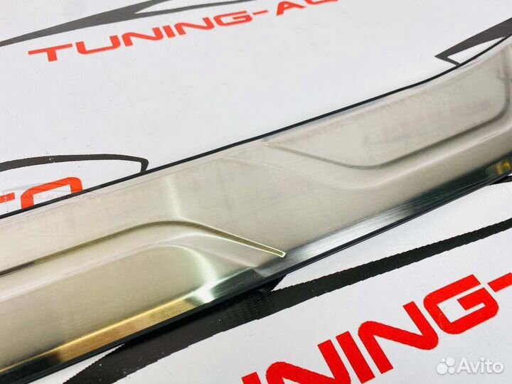 Накладка заднего бампера LC 300 M2965