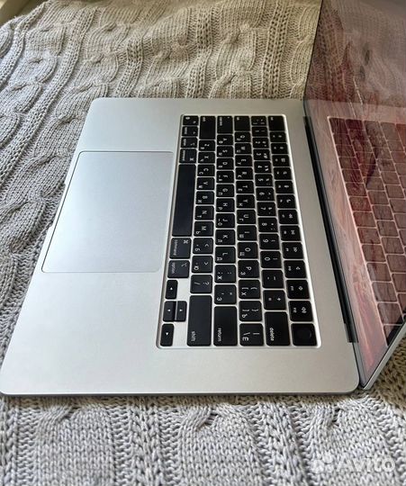 Продаю Apple MacBook 15