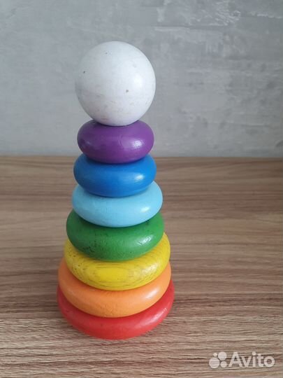 Деревянная пирамидка Томик