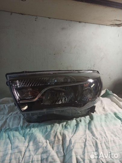 Фара передняя левая LADA Vesta