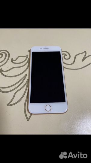 Телефон iPhone 8 64 gb Gold