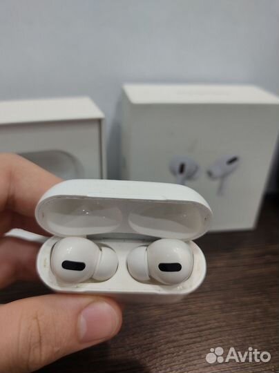 Беспроводные наушники apple airpods pro левый