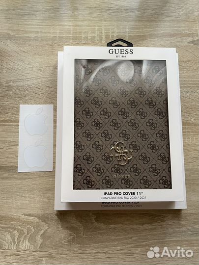 Чехлы для iPad Pro(11, 12,9 2020/2021) guess