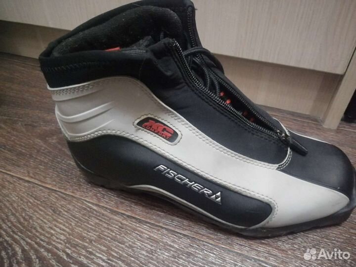 Лыжные ботинки atomic и Фишер