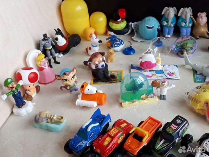Игрушки Макдоналдс из киндер Гиганта киндер Макси