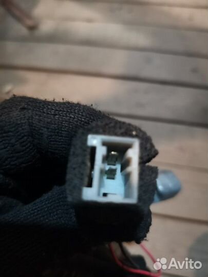 Замок зажигания Nissan Terrano lbyd21 TD27T