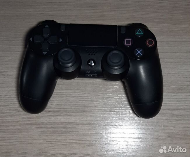 Приставка Sony Playstation 4