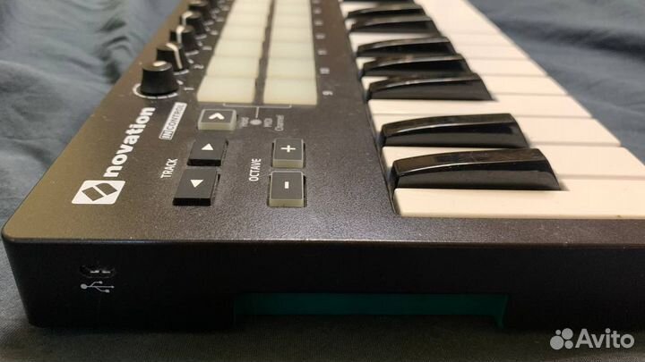 Midi клавиатура novation launchkey mini