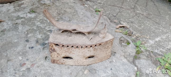 Утюг старинный угольный