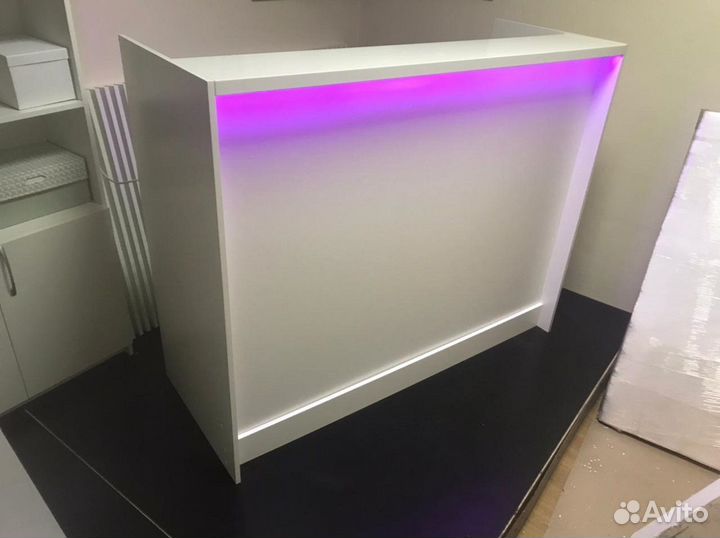 Стойка ресепшн в наличии