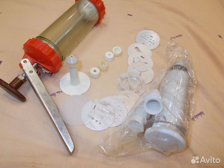 Кондитерский шприц с насадками