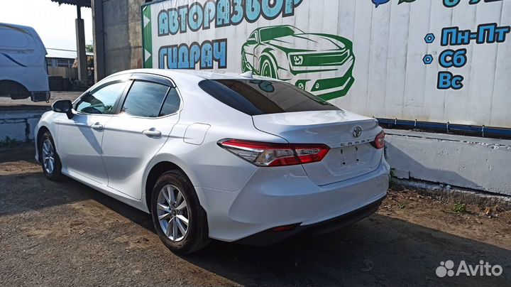 Стекло двери задней правой Toyota Camry 70 6810306