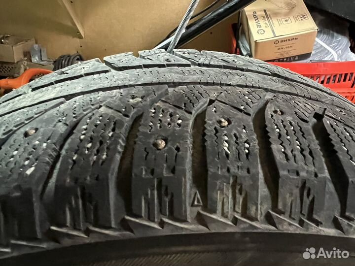 Bridgestone Ice Cruiser 7000 215/60 R16