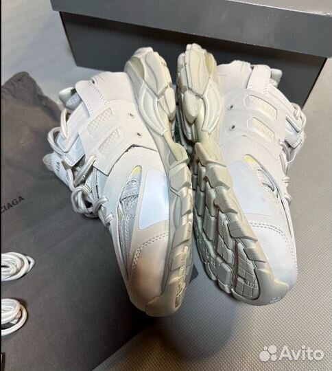 Balenciaga track 1 white