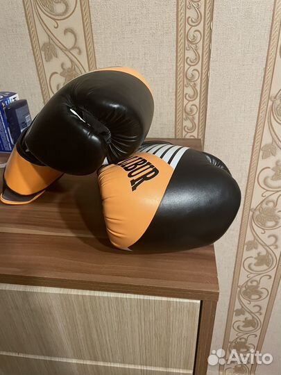Боксерские перчатки 12 oz