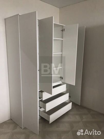 Шкаф большой распашной, новый