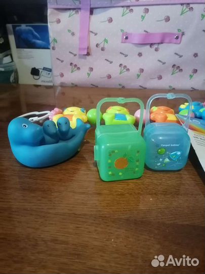 На коляску игрушка