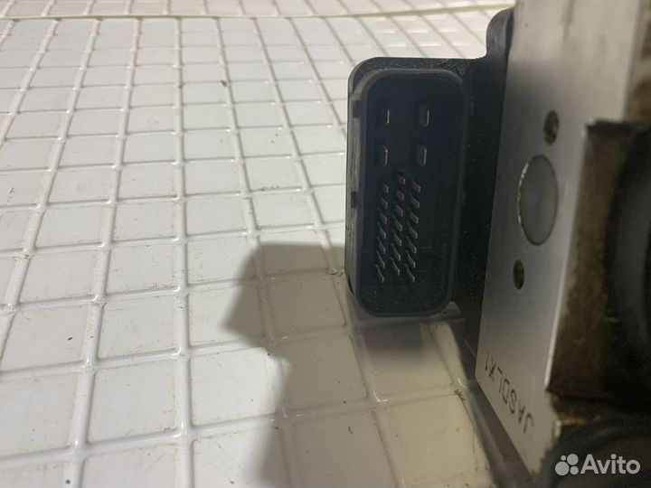 Блок ABS hyundai Tucson JM