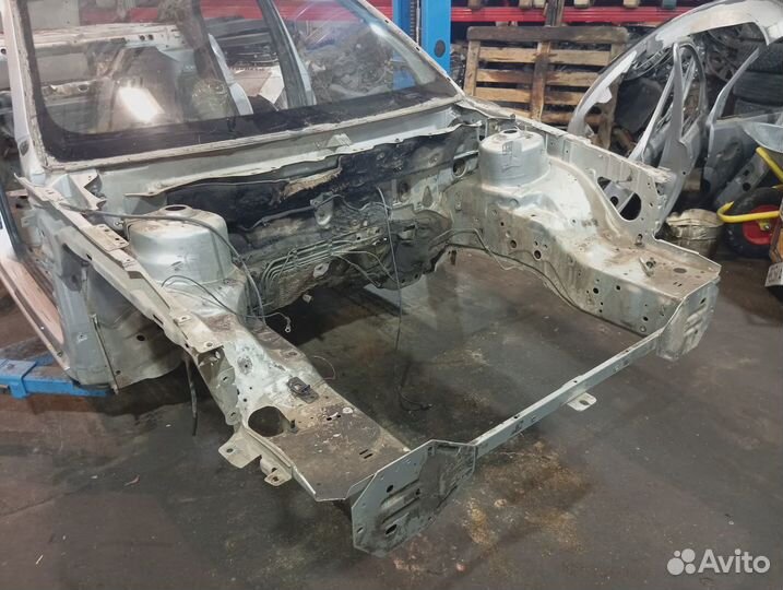 Панель передняя Ford Mondeo 3 (B4Y)