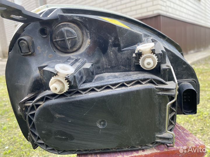 Фара левая priora 2